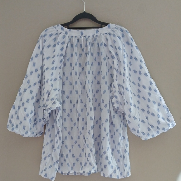 Sonoma White Blouse with‎ Subtle Blue Patterns Sz 3X - Picture 5 of 8